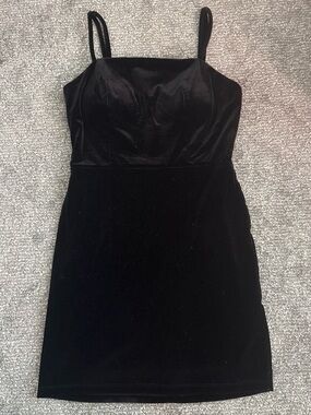 Midnight Doll Black Velvet Spaghetti-Strap Mini Dress- size 9 (juniors)
